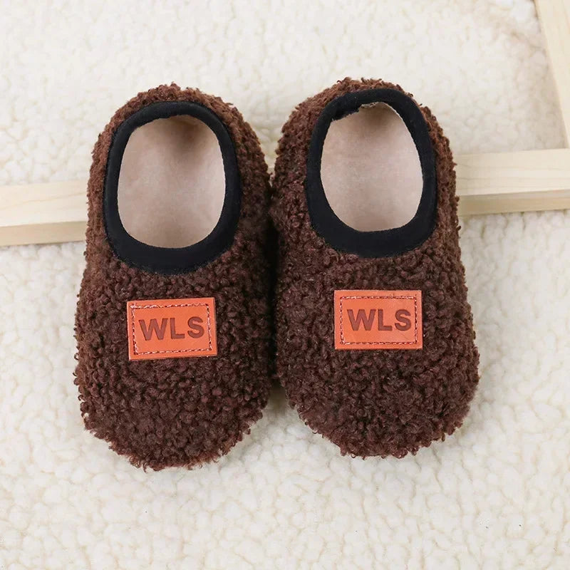 ❄️ CozyToes™ – Pantuflas de bebé para primavera y otoño