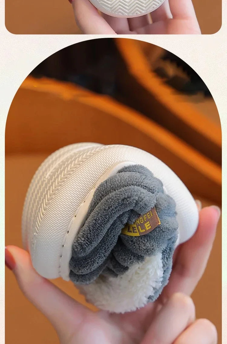 ❄️ SnugSteps™ – Kids’ Winter Slippers, Anti-Slip & Plush Lined
