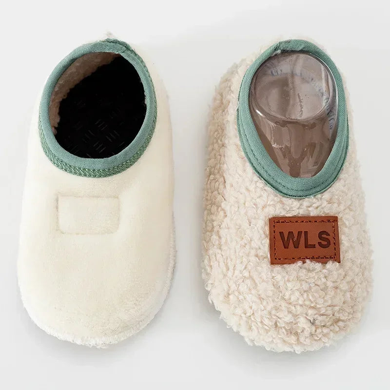 ❄️ CozyToes™ – Pantuflas de bebé para primavera y otoño